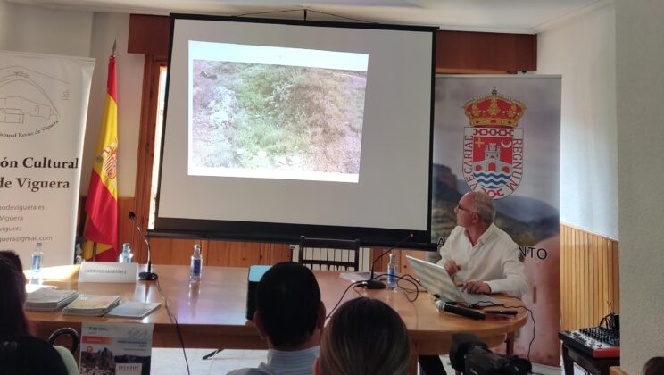 Presentación del trabajo de investigación sobre los hornos tradicionales de yeso en Viguera de la revista Belezos. 8 de mayo de 2026. Vídeo completo disponible.
